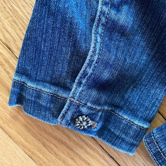 Vintage denim jacket with flower buttons - Picture 3 of 6